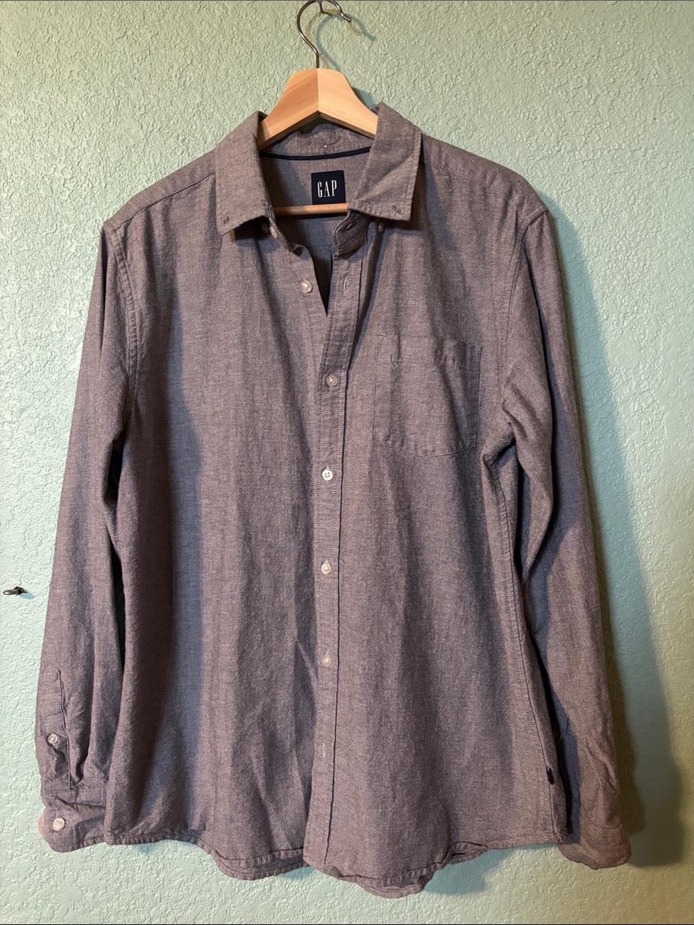 GAP Vintage Men's Button-Down Cotton Shirt in Heather Gray Size Large Like New